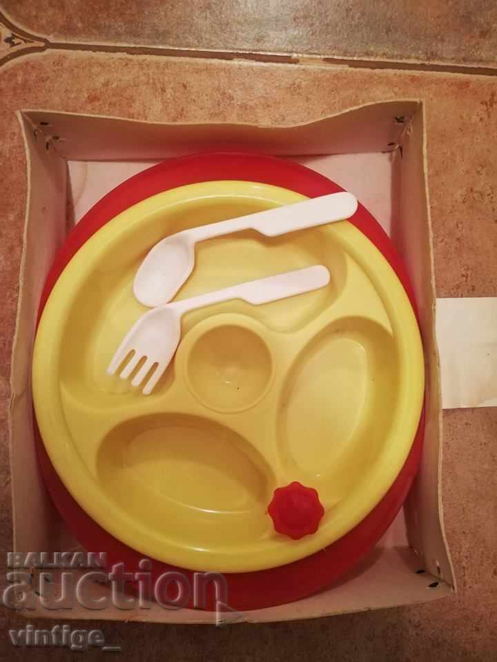 Термофорна чиния за храна на малки деца - ретро