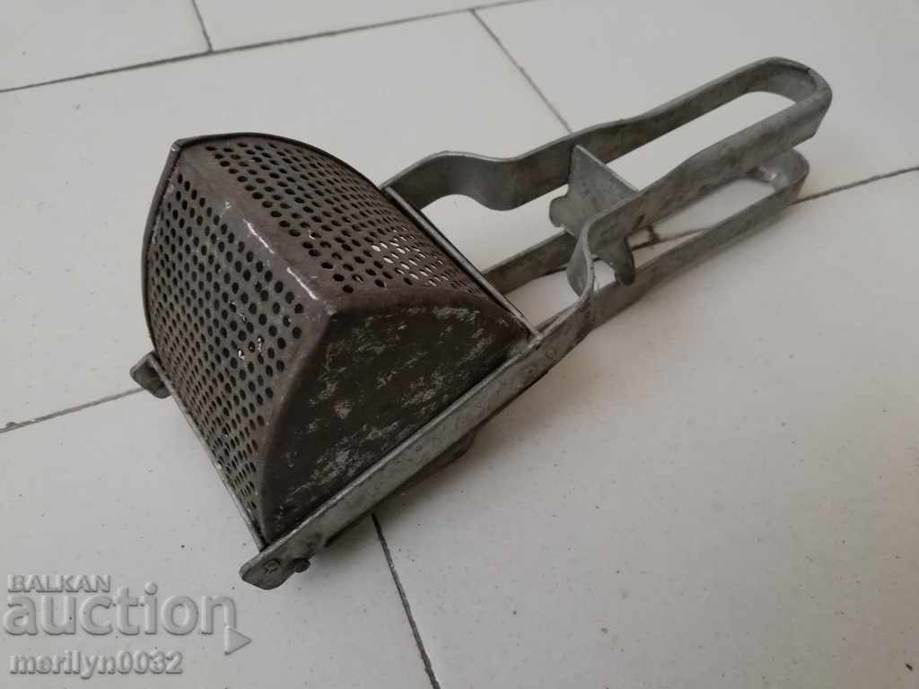 Πατήστε πατάτας με τιμή 35.00 BGN | € 17.90 Πατήστε πατάτας με τιμή 35.00 BGN | € 17.90