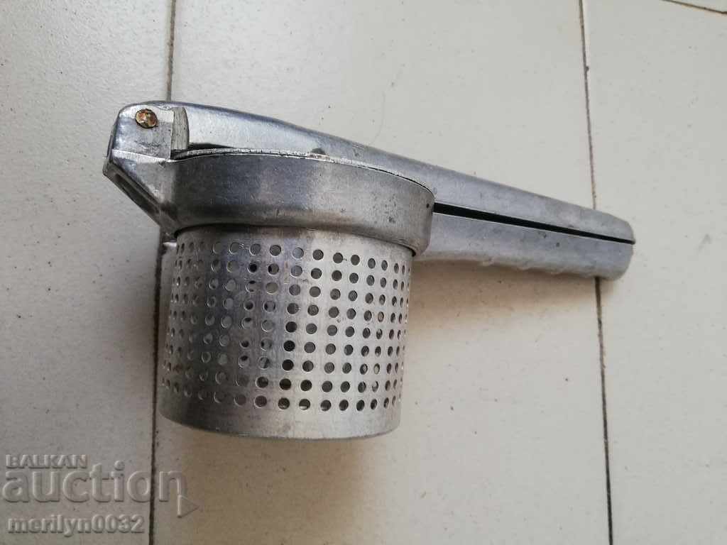 Auction Press for potatoes tomatoes bananas Auction Press for potatoes tomatoes bananas