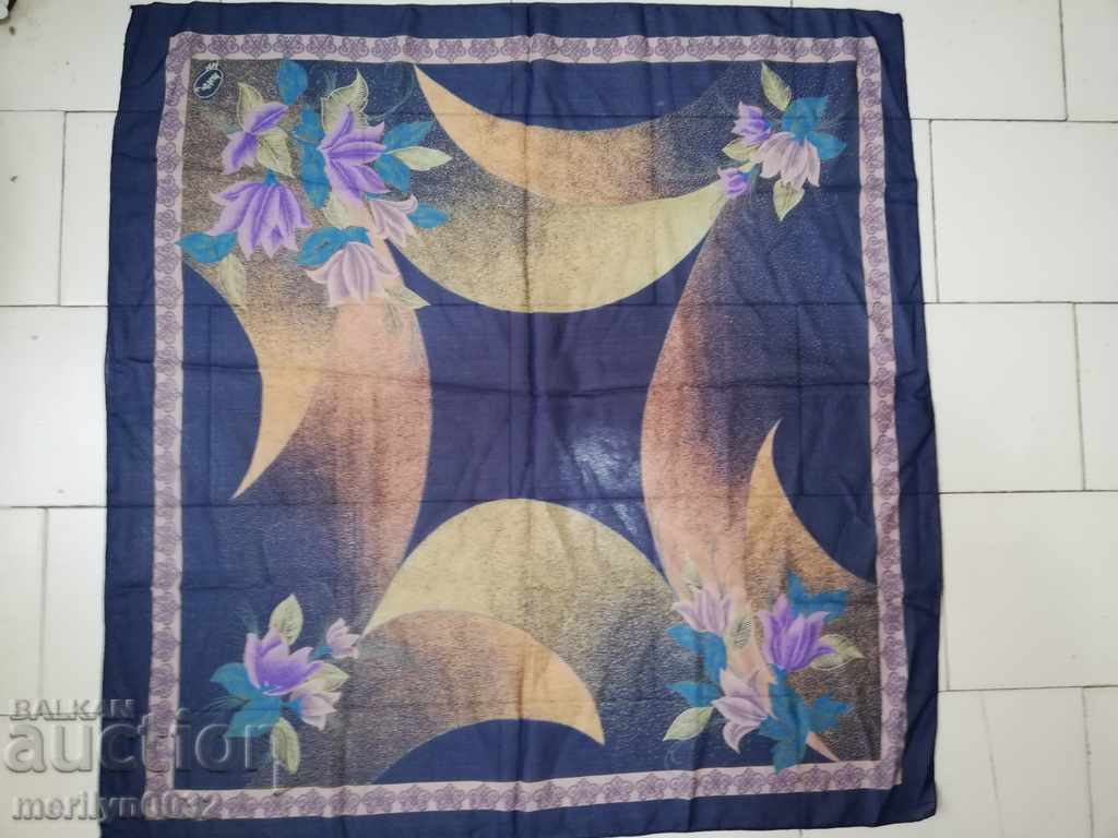 Auction Old headscarf, headscarf, scarf, costume Auction Old headscarf, headscarf, scarf, costume