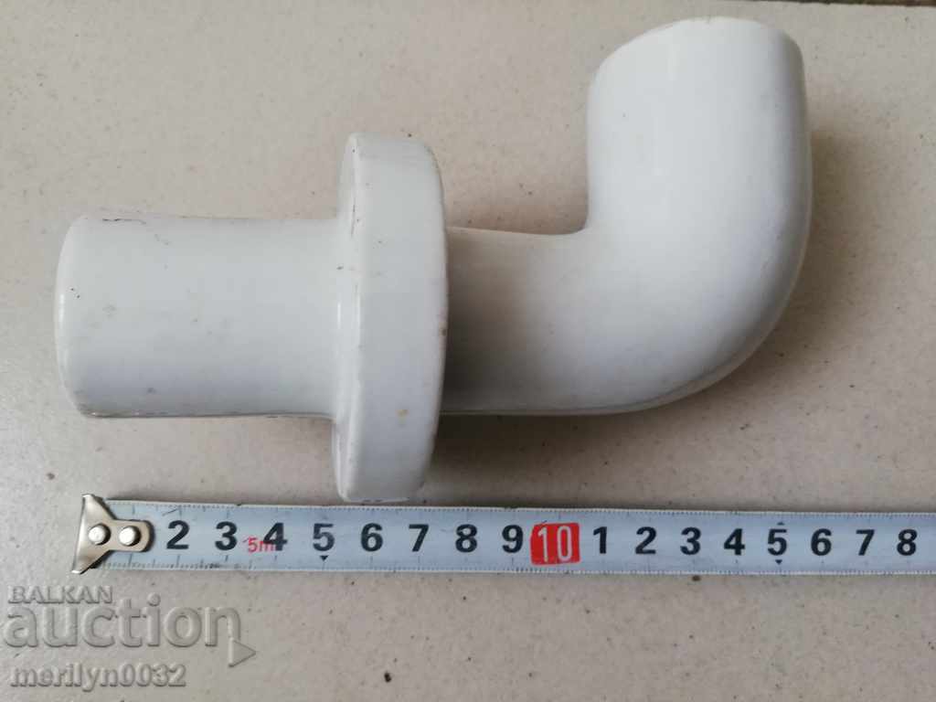 Delivery of An old power cord from the 20th century 20th century home