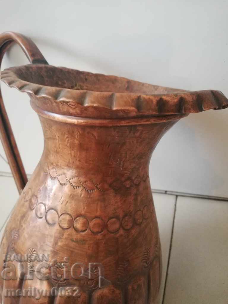 Μια χάλκινη κανάτα ενός αρτοποιού, ένα χάλκινο κύπελλο από ένα κύπελλο - 6