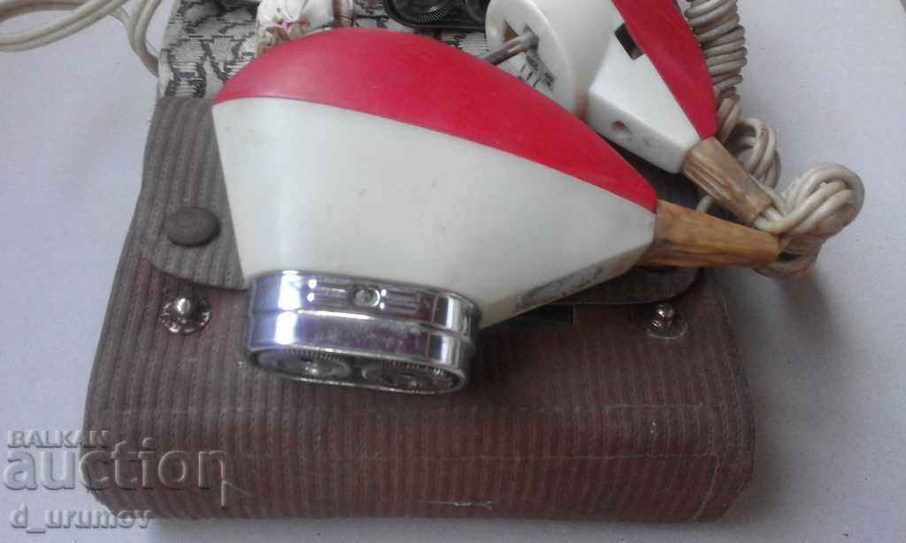 Russian electric razors Kharkov-lot of 2 pcs. with price 10.00 BGN | € 5.11 Russian electric razors Kharkov-lot of 2 pcs. with price 10.00 BGN | € 5.11