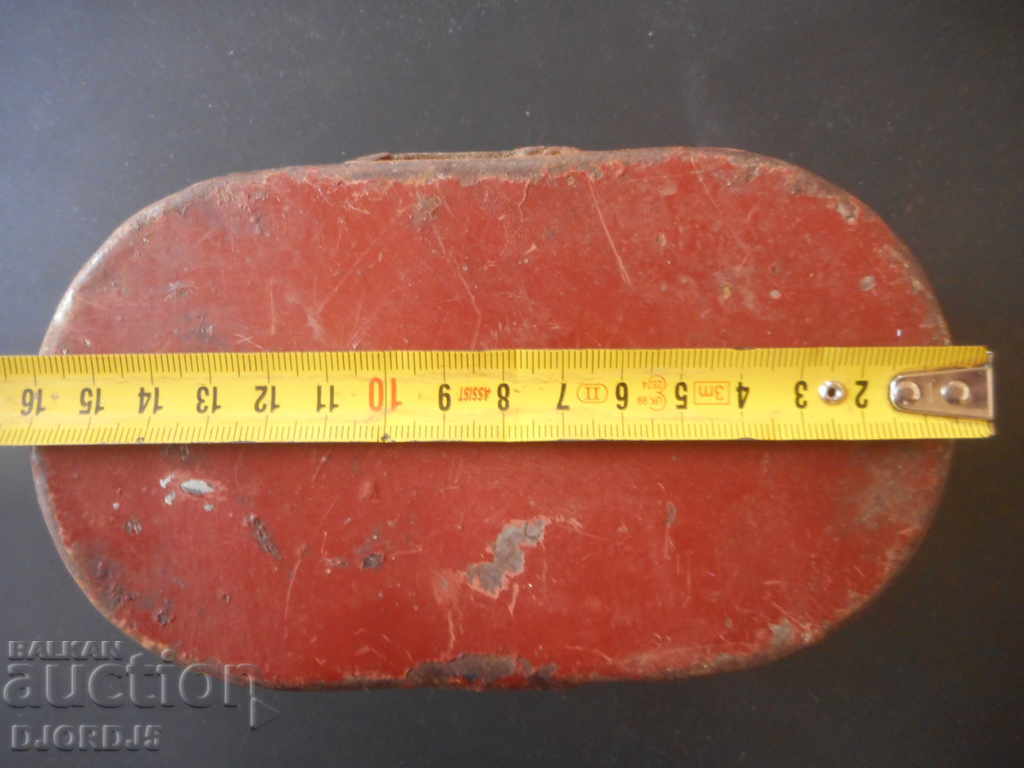 Old metal box with price 5.00 BGN | € 2.56 Old metal box with price 5.00 BGN | € 2.56