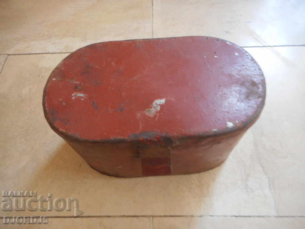 Old metal box - 5 Old metal box - 5