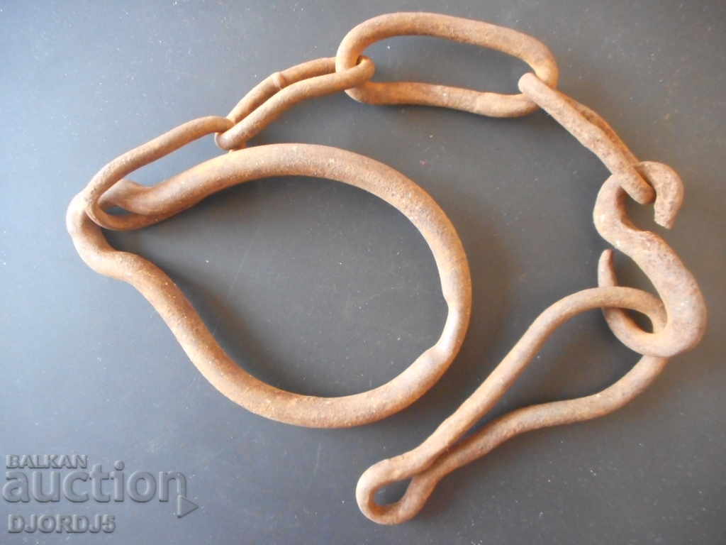 Licitație Vechi lanț masiv de cărucior Licitație Vechi lanț masiv de cărucior