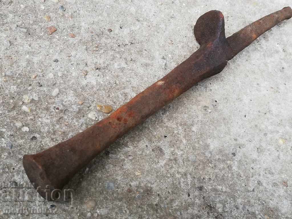 Old anvil for clipping hair, wrought iron - 6 Old anvil for clipping hair, wrought iron - 6