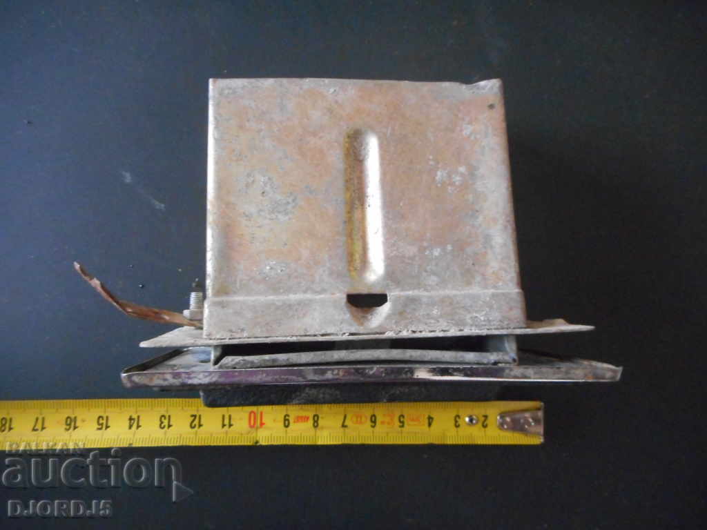 Delivery of Ashtray from a car