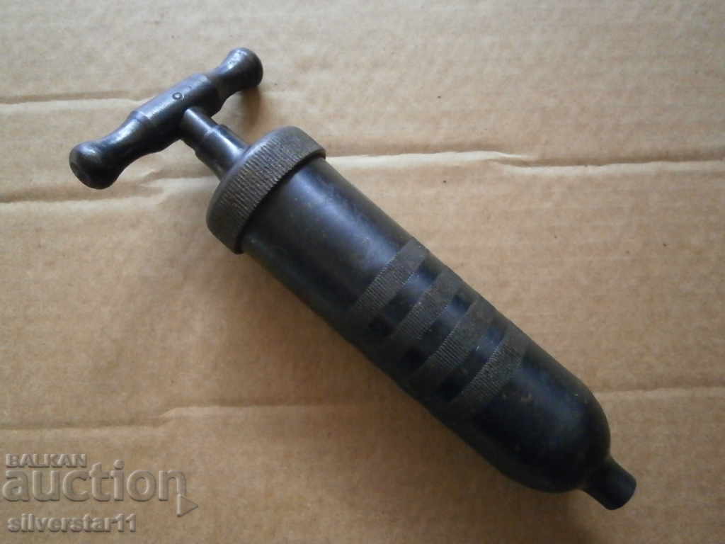 TECALEMIT Old Takalamit ORIGINAL grease gun with price 31.00 BGN | € 15.85 TECALEMIT Old Takalamit ORIGINAL grease gun with price 31.00 BGN | € 15.85