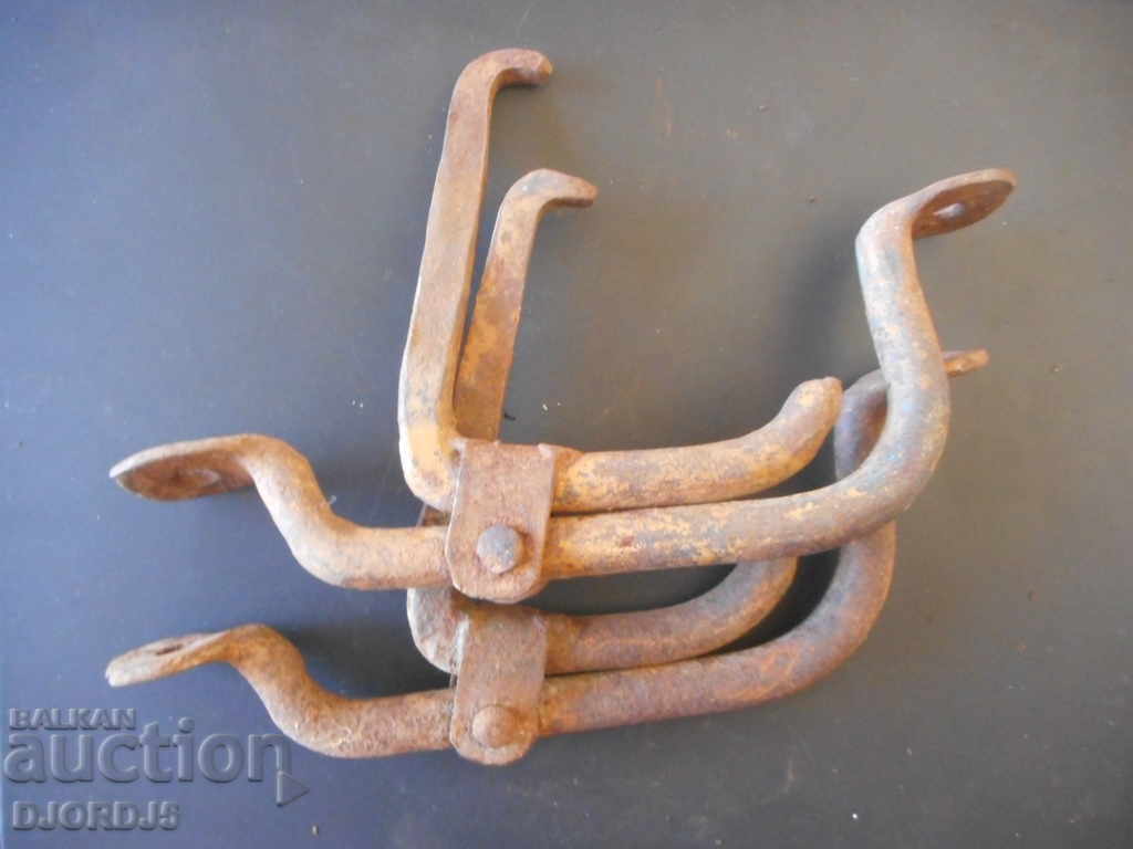 Old forged iron with price 7.00 BGN | € 3.58