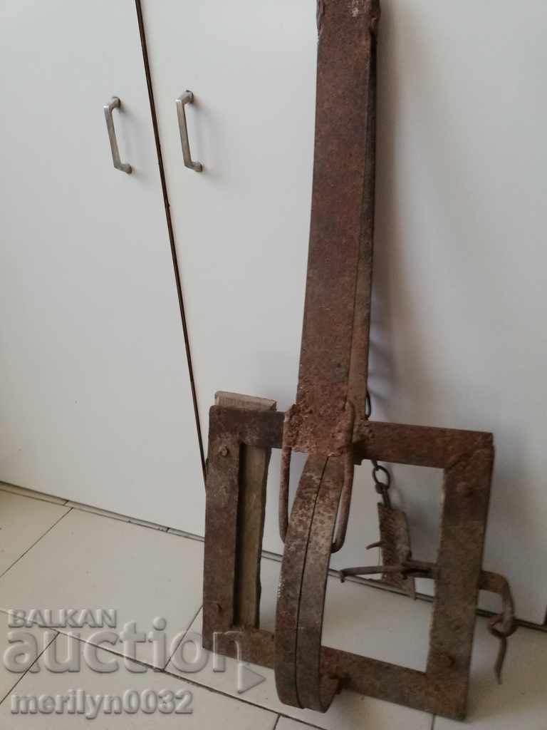 Old forged wolf trap, wrought iron primitive with price 67.00 BGN | € 34.26 Old forged wolf trap, wrought iron primitive with price 67.00 BGN | € 34.26