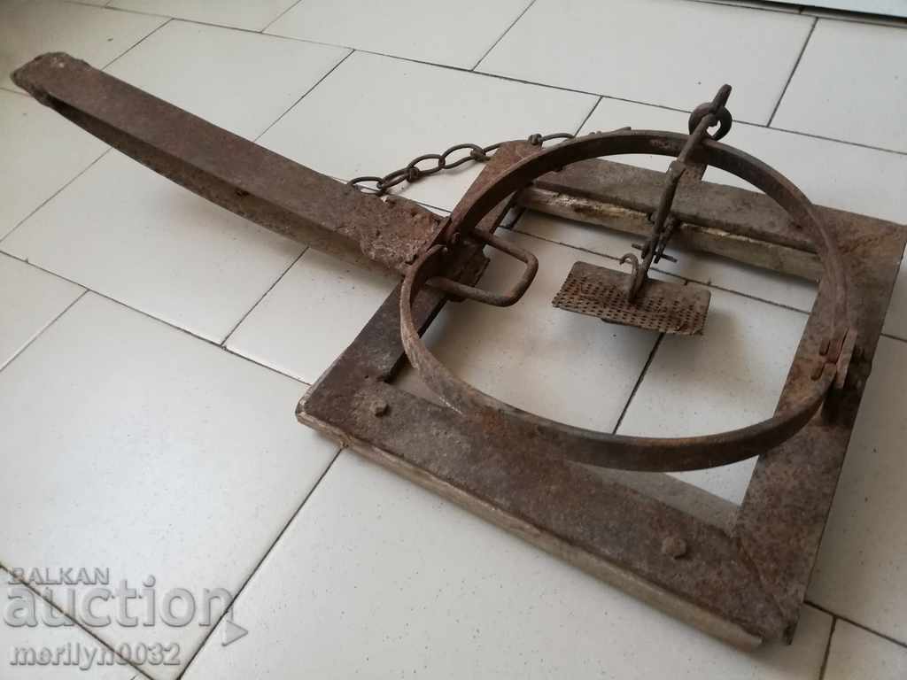Old forged wolf trap, wrought iron primitive - 5 Old forged wolf trap, wrought iron primitive - 5