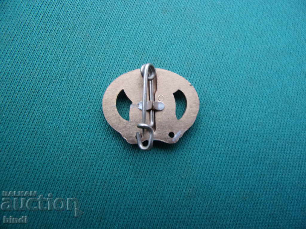 Broderie semnează GDR cu preț € 1.02 | 1.99 BGN Broderie semnează GDR cu preț € 1.02 | 1.99 BGN