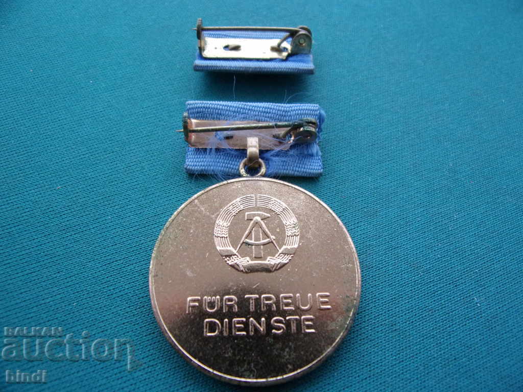 Medalia GDR cu preț € 3.07 | 6.00 BGN Medalia GDR cu preț € 3.07 | 6.00 BGN