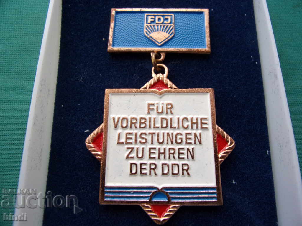 Medalia GDR cu preț € 5.62 | 10.99 BGN