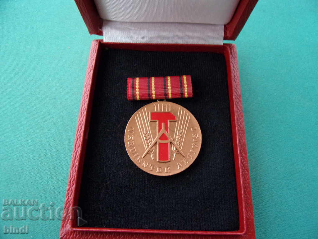 Medalia GDR cu preț € 6.65 | 13.01 BGN Medalia GDR cu preț € 6.65 | 13.01 BGN