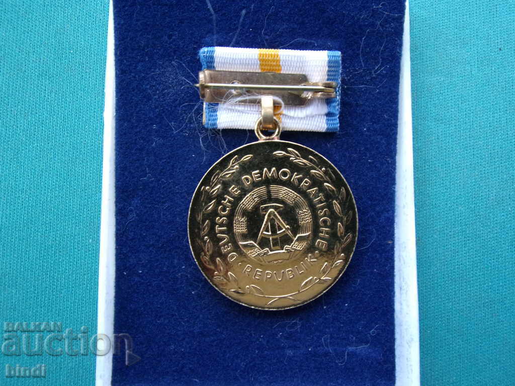 Auction  Medal GDR