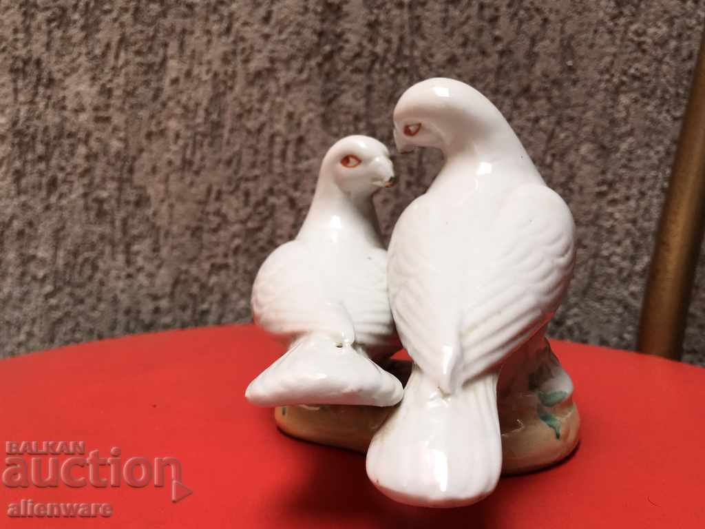 Porcelain composition couple white pigeons! with price 69.00 BGN | € 35.28