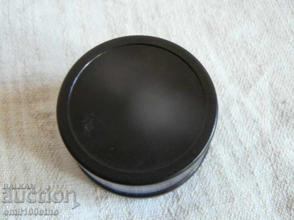 Auction Box of shoe painting DIP Pobeda Sofia - Bakelite Auction Box of shoe painting DIP Pobeda Sofia - Bakelite