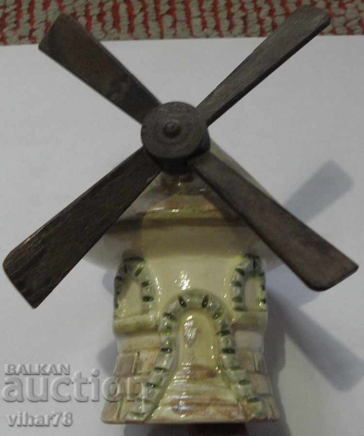 κεραμική φιγούρα ανεμόμυλου με τιμή € 49.99 | 97.77 BGN