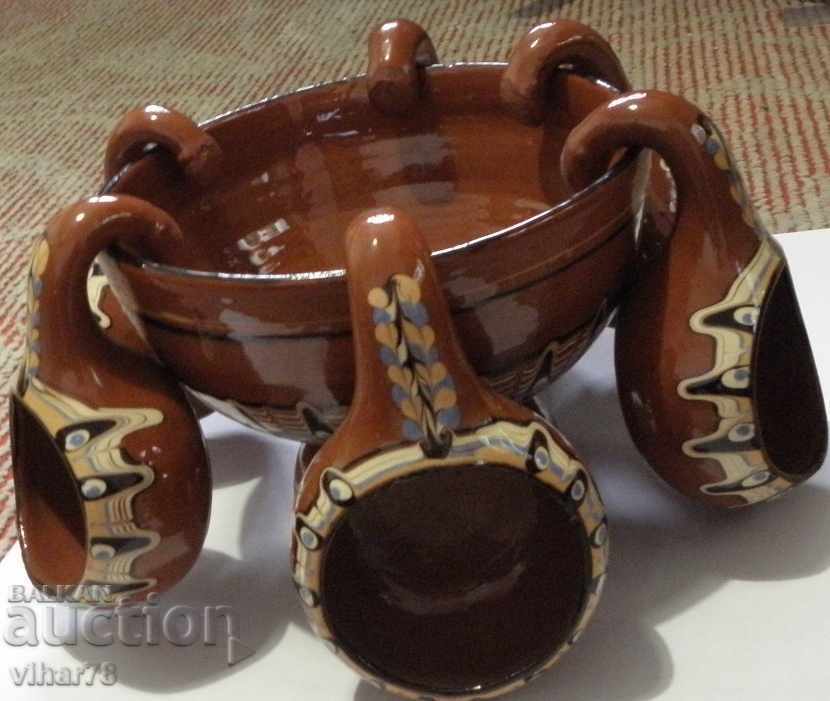 Delivery of wine or brandy bowl Delivery of wine or brandy bowl