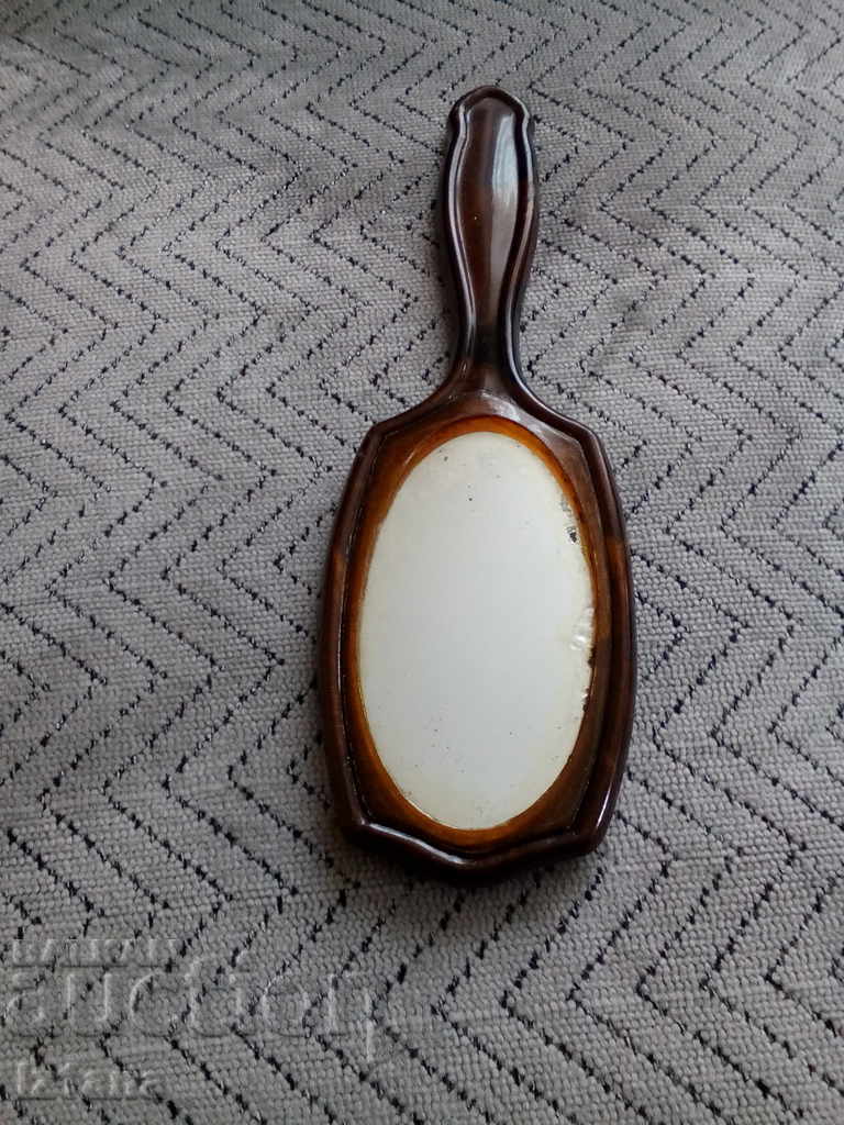 Delivery of An old mirror, a mirror Delivery of An old mirror, a mirror