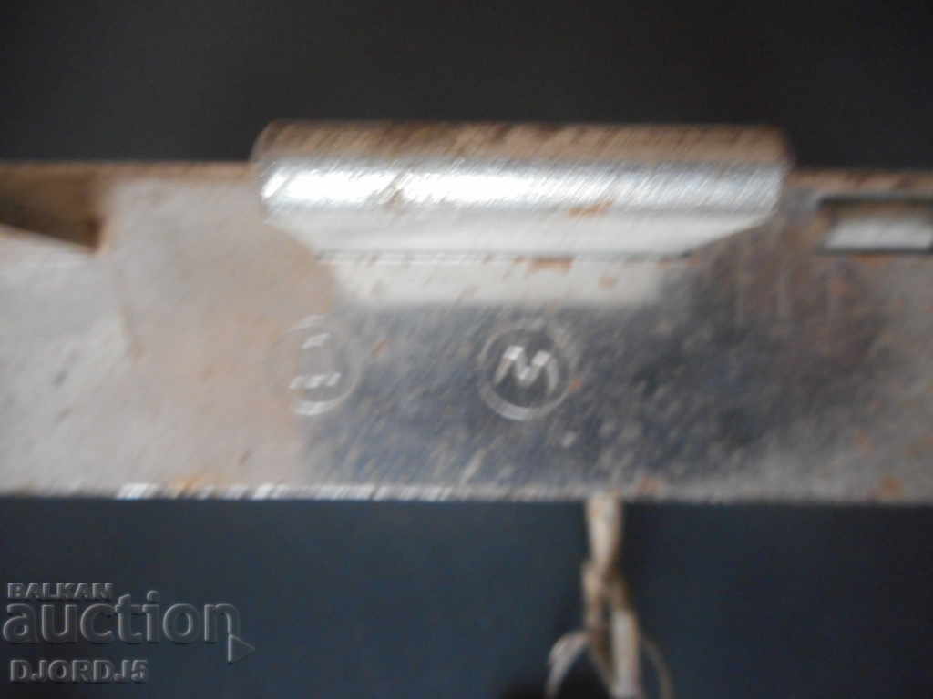 Old lock, acting - 5