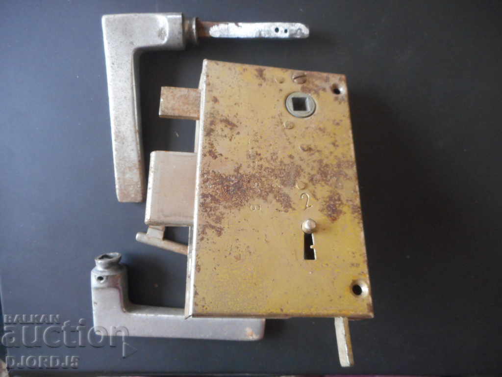 Old lock, acting - 6