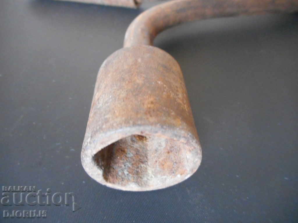 Auction  Old wheel wrench