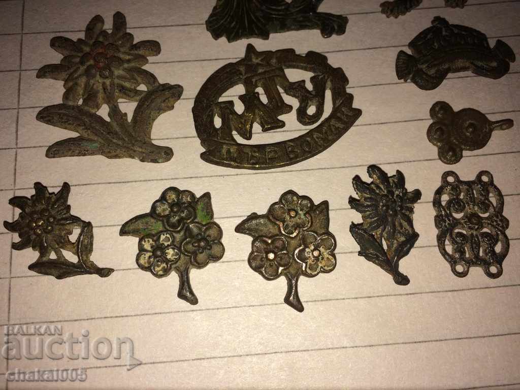 Δημοπρασία Παλιές καρφίτσες σε παρτίδα Δημοπρασία Παλιές καρφίτσες σε παρτίδα