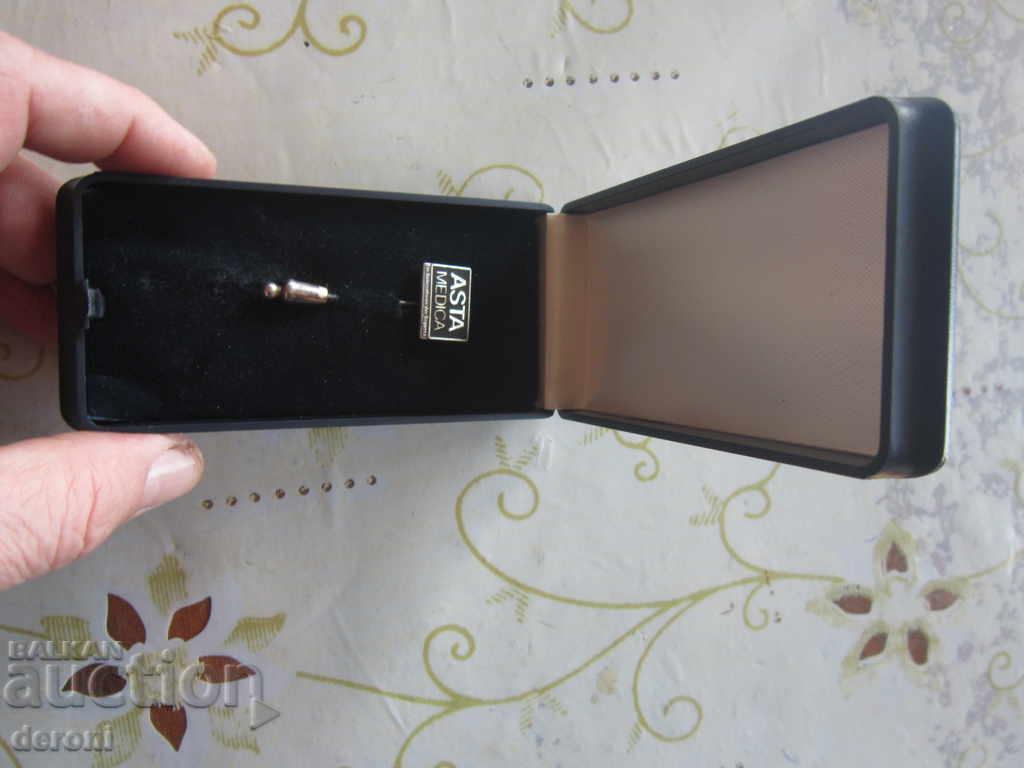 German badge badge Asta Medica with box with price 30.00 BGN | € 15.34 German badge badge Asta Medica with box with price 30.00 BGN | € 15.34