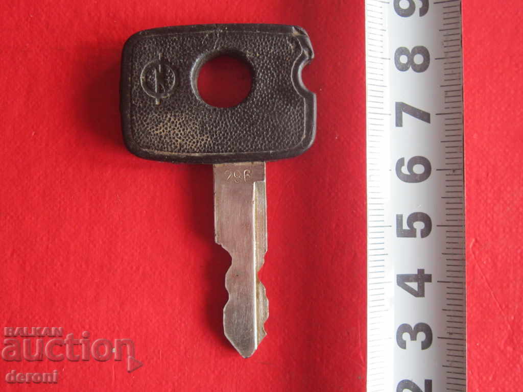 Γερμανικό παλιό κλειδί επαφής κλειδιού διακόπτη με μοχλό