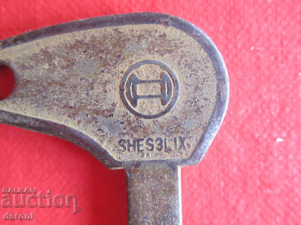 Delivery of German old motorcycle key switch contact key 3 Delivery of German old motorcycle key switch contact key 3