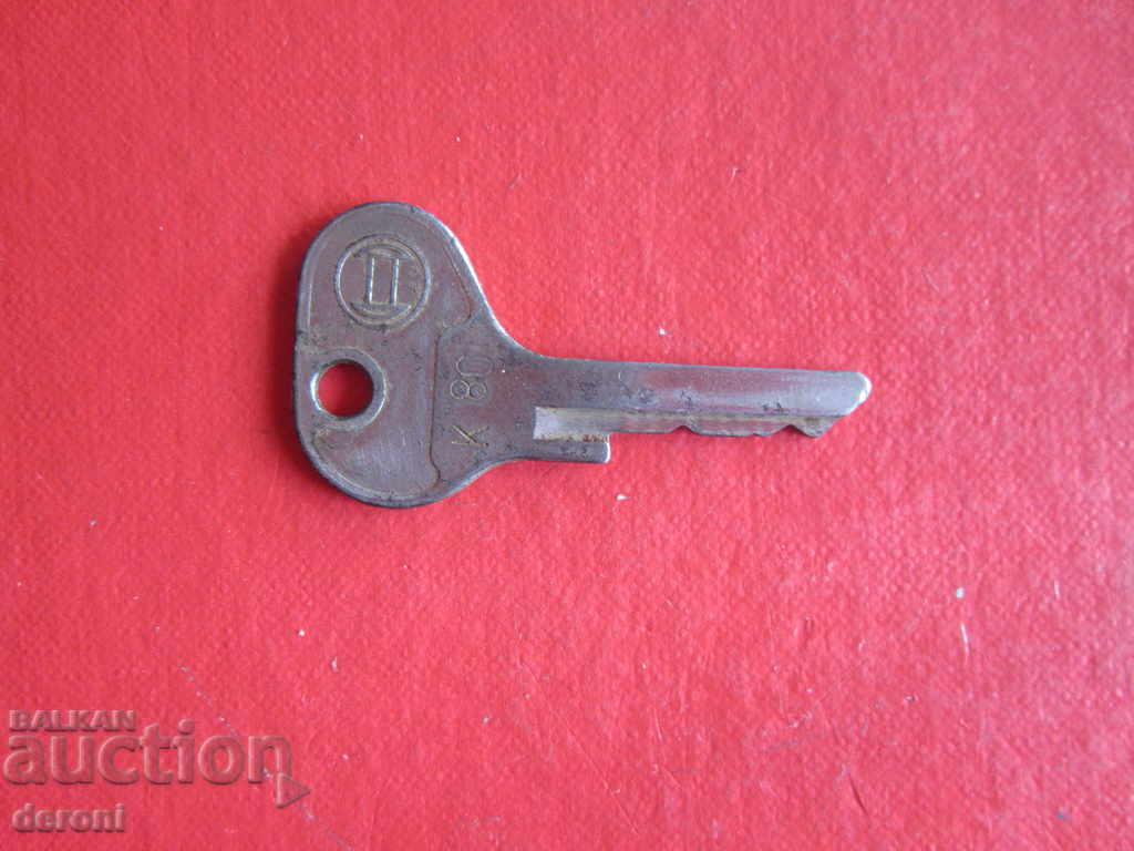 Delivery of German old motorcycle key switch contact key 4 Delivery of German old motorcycle key switch contact key 4