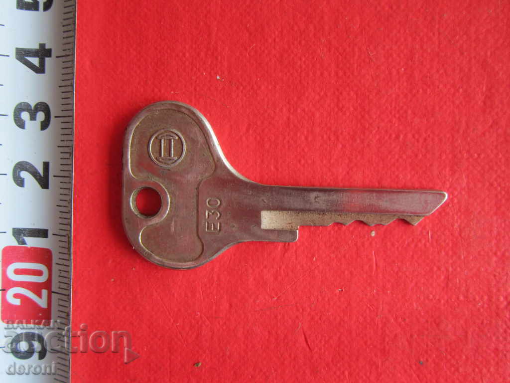 German old motorcycle key switch contact key 6 with price 15.00 BGN | € 7.67 German old motorcycle key switch contact key 6 with price 15.00 BGN | € 7.67