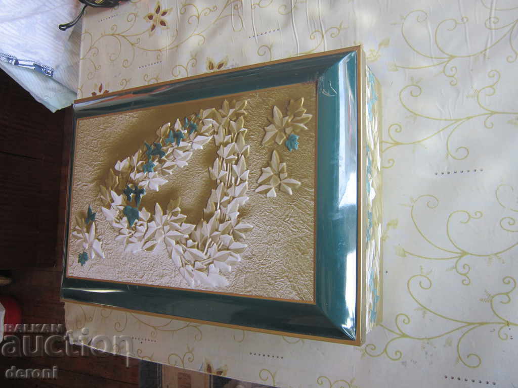 Huge tin tin box - 5 Huge tin tin box - 5