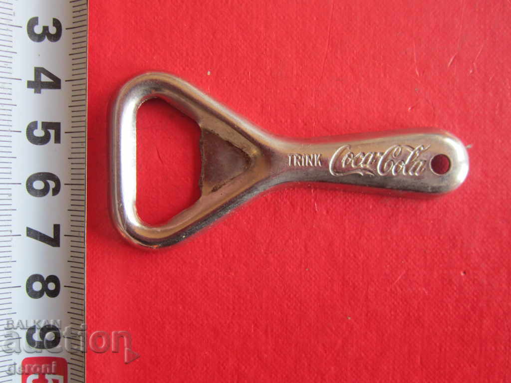 Το παλιό ανοιχτήρι του συλλέκτη Trin Coca Cola με τιμή 10.00 BGN | € 5.11