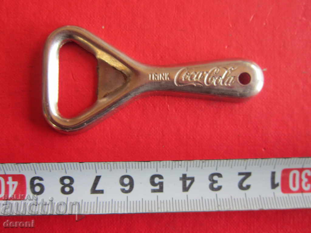 Το παλιό ανοιχτήρι του συλλέκτη Trin Coca Cola