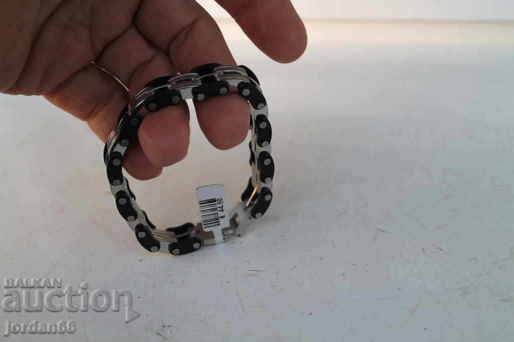 Universal steel bracelet