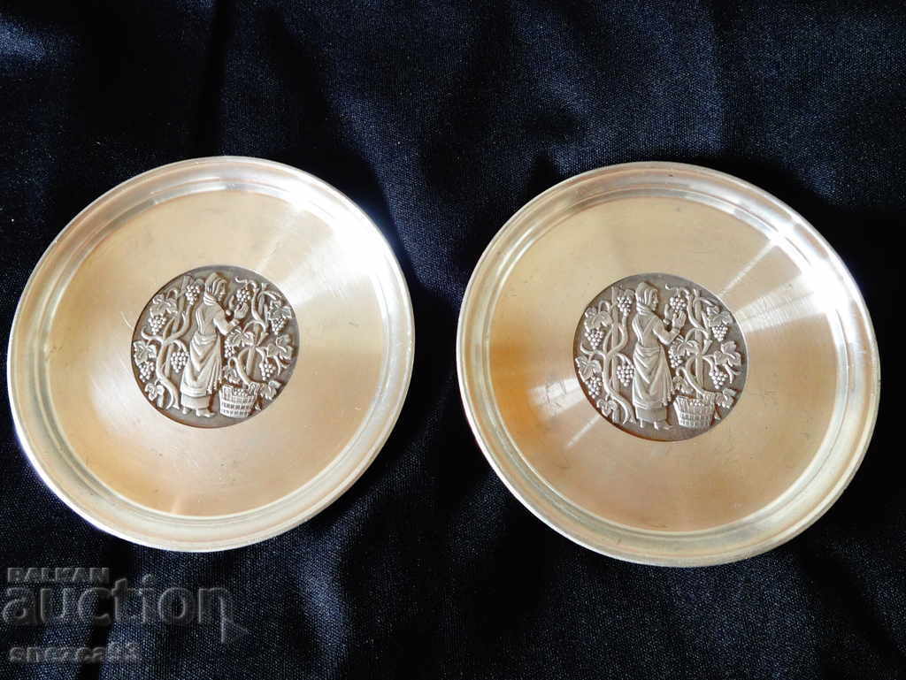 Pewter plate with embossed image Harvest, 2 pieces