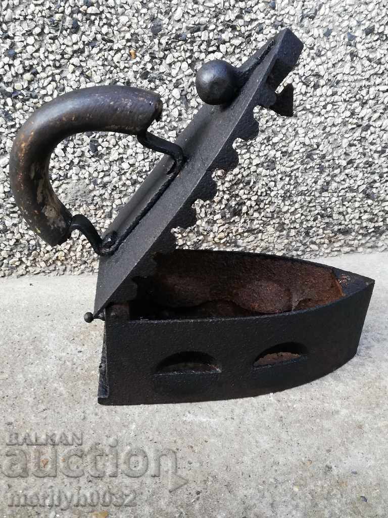 Παλιά σιδήρου στην πυρκαγιά - 6 Παλιά σιδήρου στην πυρκαγιά - 6