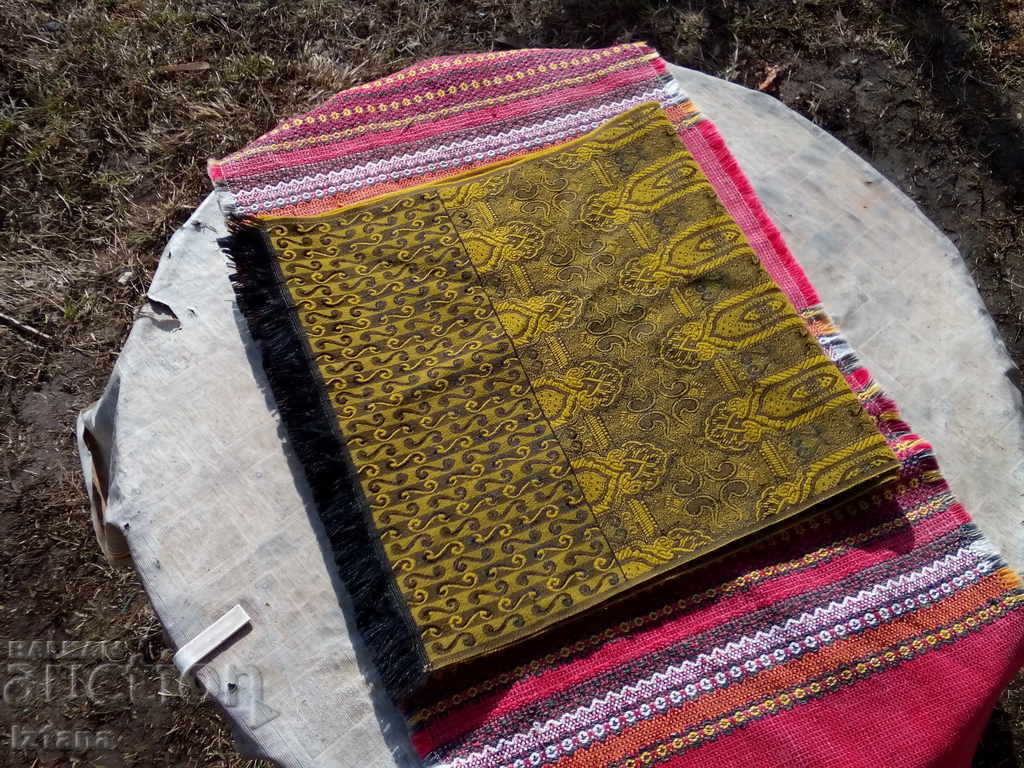 An old scarf, a scarf with price 10.00 BGN | € 5.11 An old scarf, a scarf with price 10.00 BGN | € 5.11