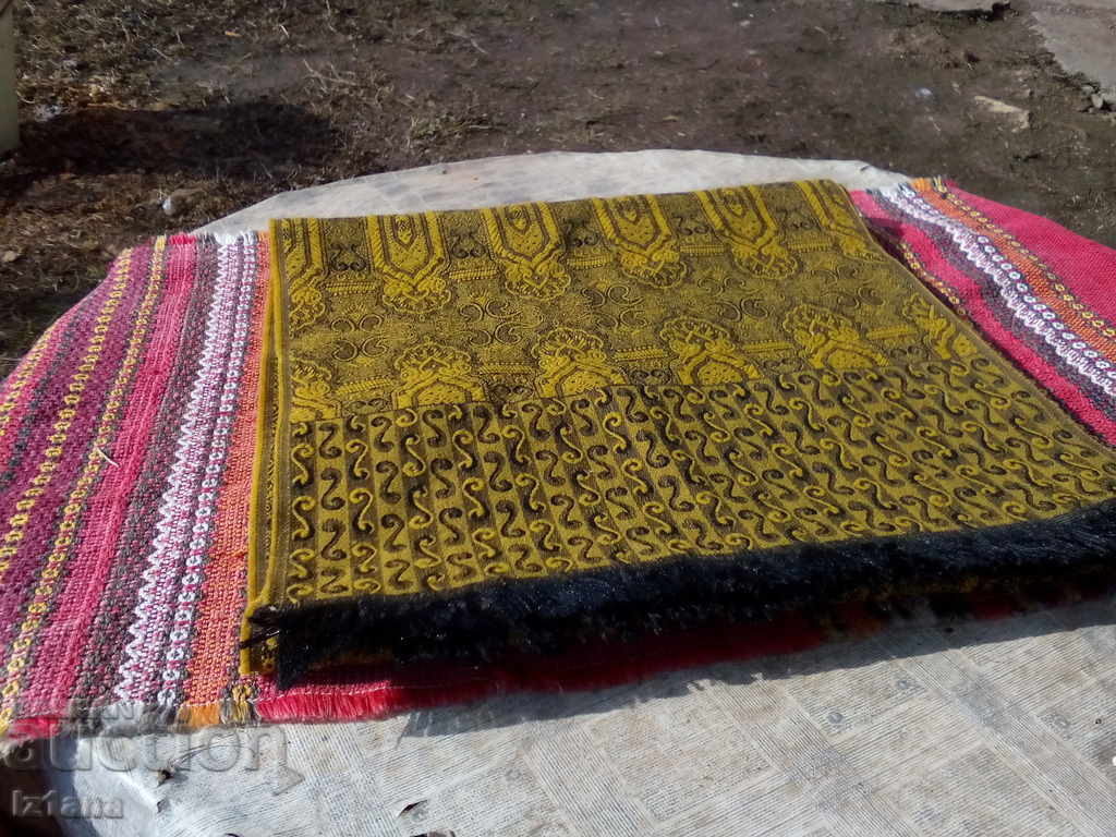 Auction An old scarf, a scarf Auction An old scarf, a scarf