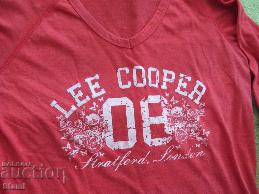 Blouse LEE COOPER number 12 / M, color coral with price 10.00 BGN | € 5.11 Blouse LEE COOPER number 12 / M, color coral with price 10.00 BGN | € 5.11