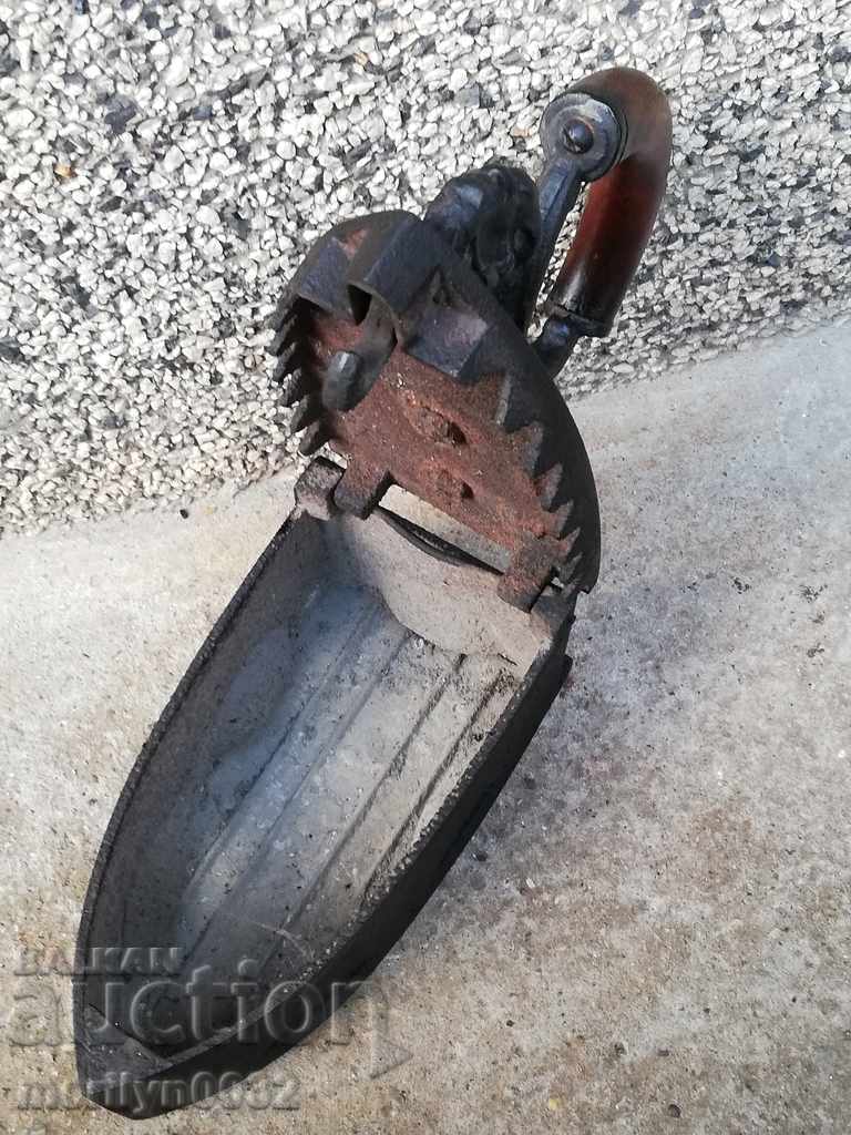 Παλιά σιδήρου στην πυρκαγιά - 5 Παλιά σιδήρου στην πυρκαγιά - 5