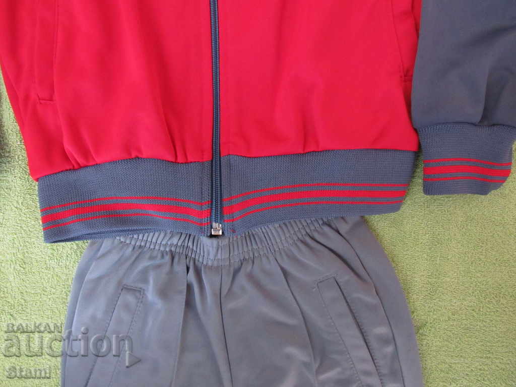 Auction  Children 's tracksuit color gray and red red, new, size 122