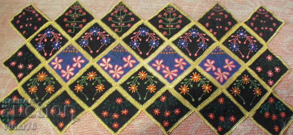 Livrarea Covor vechi, cale de acces - lucrat manual - foarte frumos