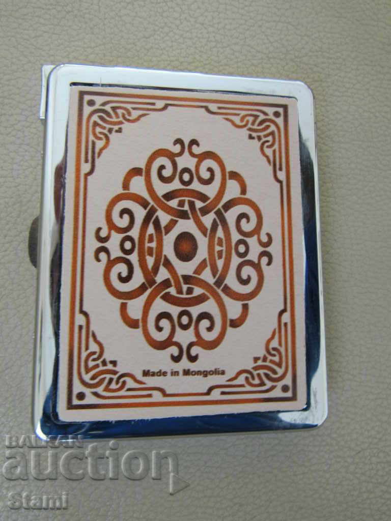 Elegant leather snuff box with leather lids, new with price 19.00 BGN | € 9.71 Elegant leather snuff box with leather lids, new with price 19.00 BGN | € 9.71