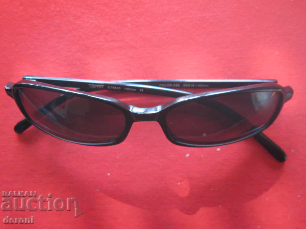 Original sunglasses Esprit ET9840 with case with price 30.00 BGN | € 15.34 Original sunglasses Esprit ET9840 with case with price 30.00 BGN | € 15.34