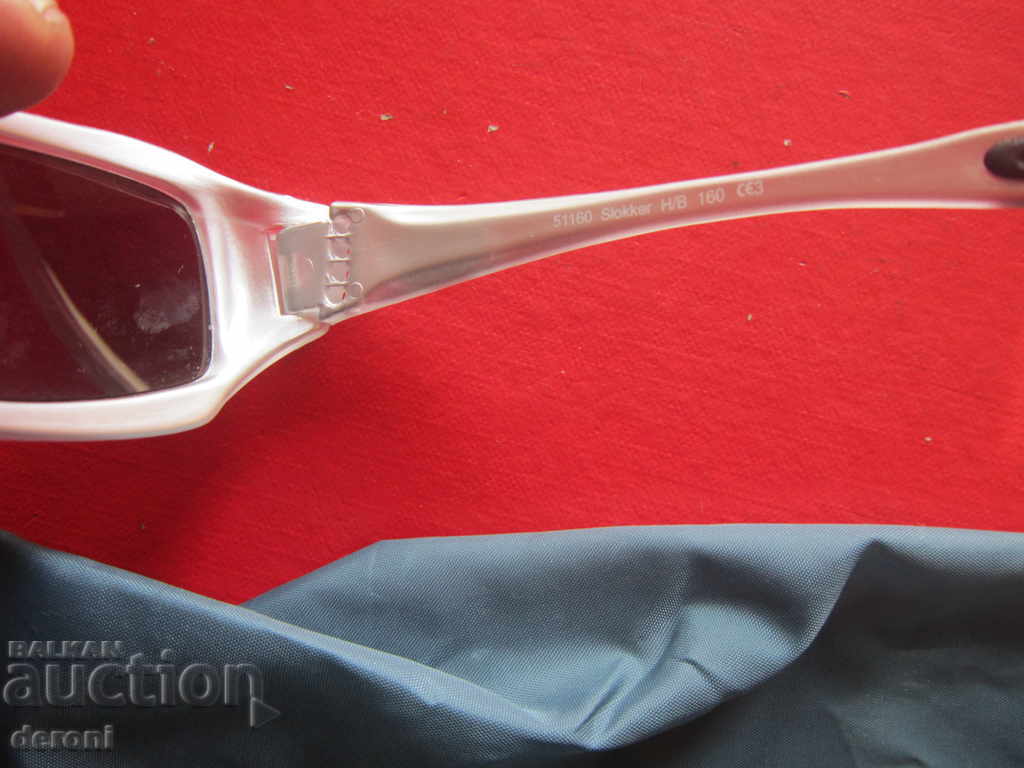 Delivery of Original Sloker 51160 sunglasses with case Delivery of Original Sloker 51160 sunglasses with case
